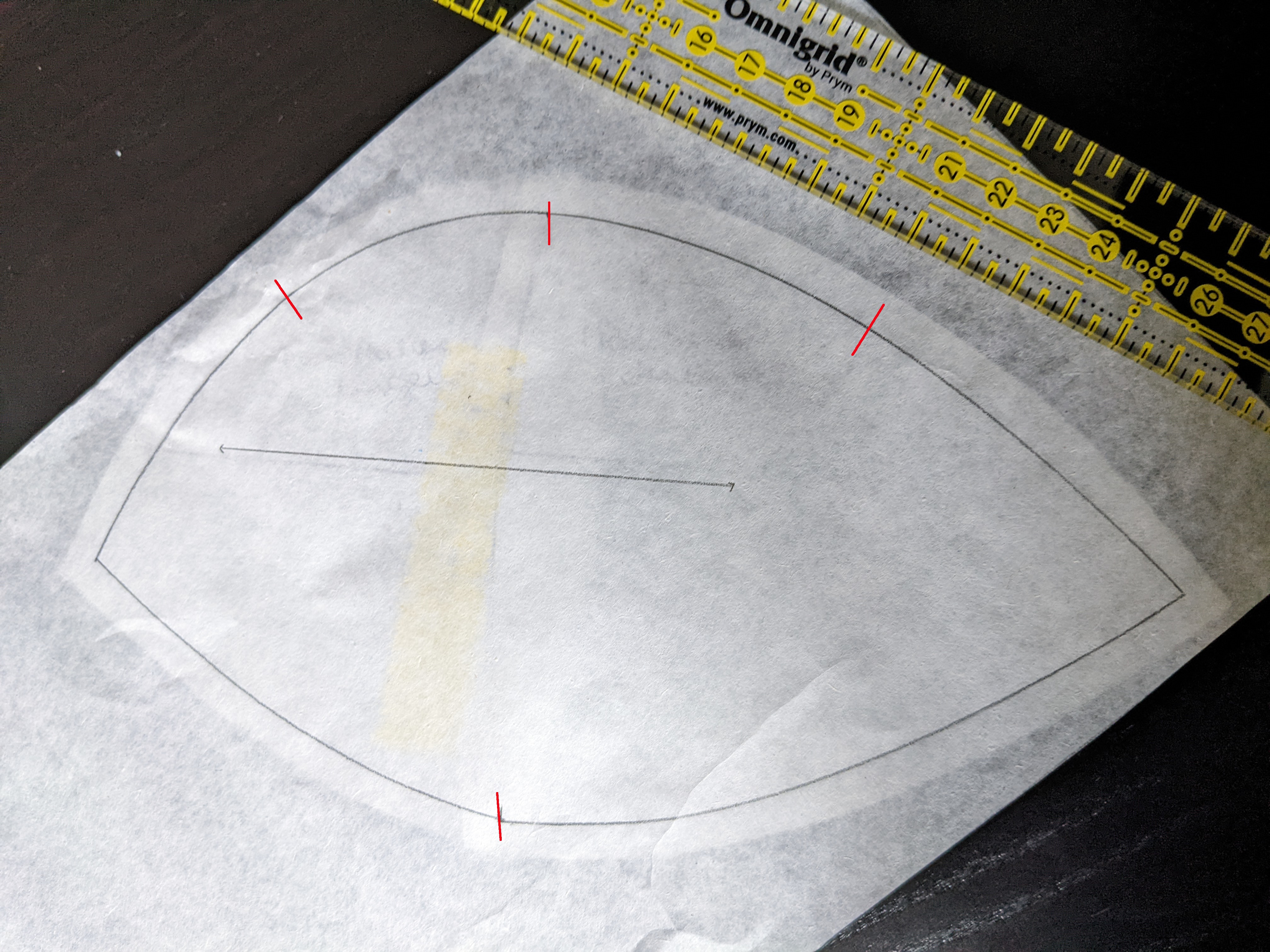 Nouvelle pièce 'bonnet bas' décalquée