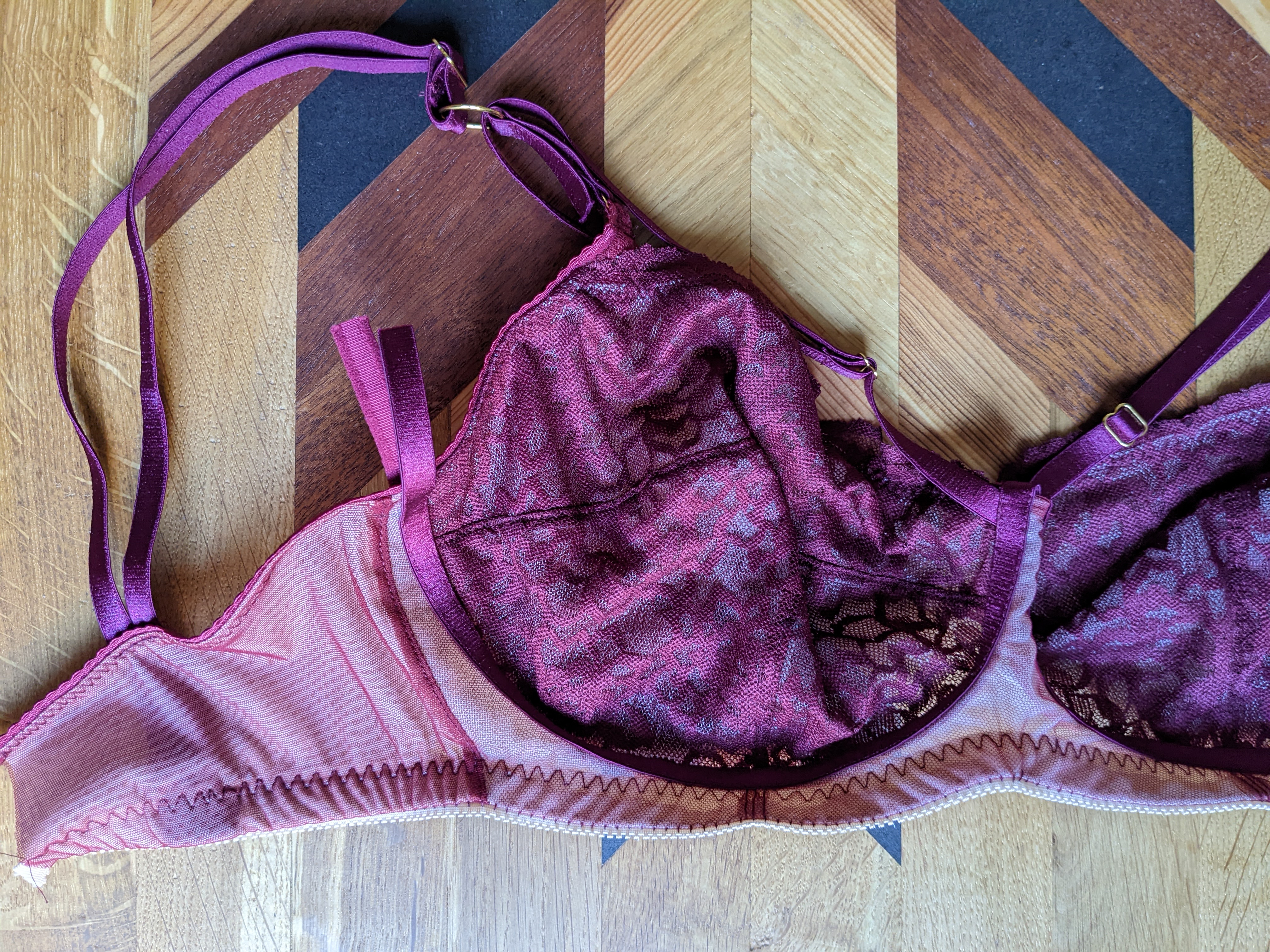 Un soutien gorge en cours de construction