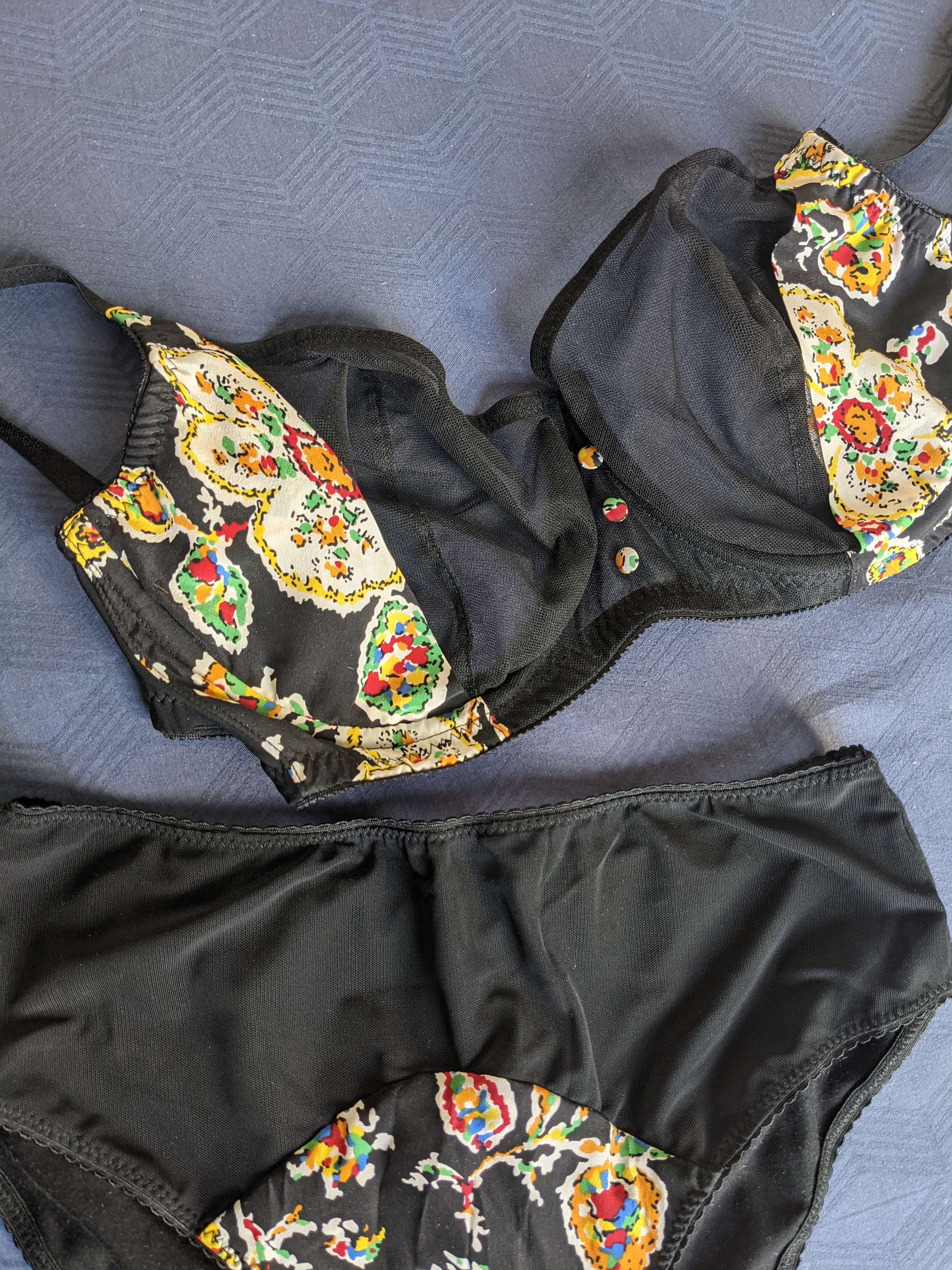 Ensemble soie fleurie - Black Beauty bra + Ava panties