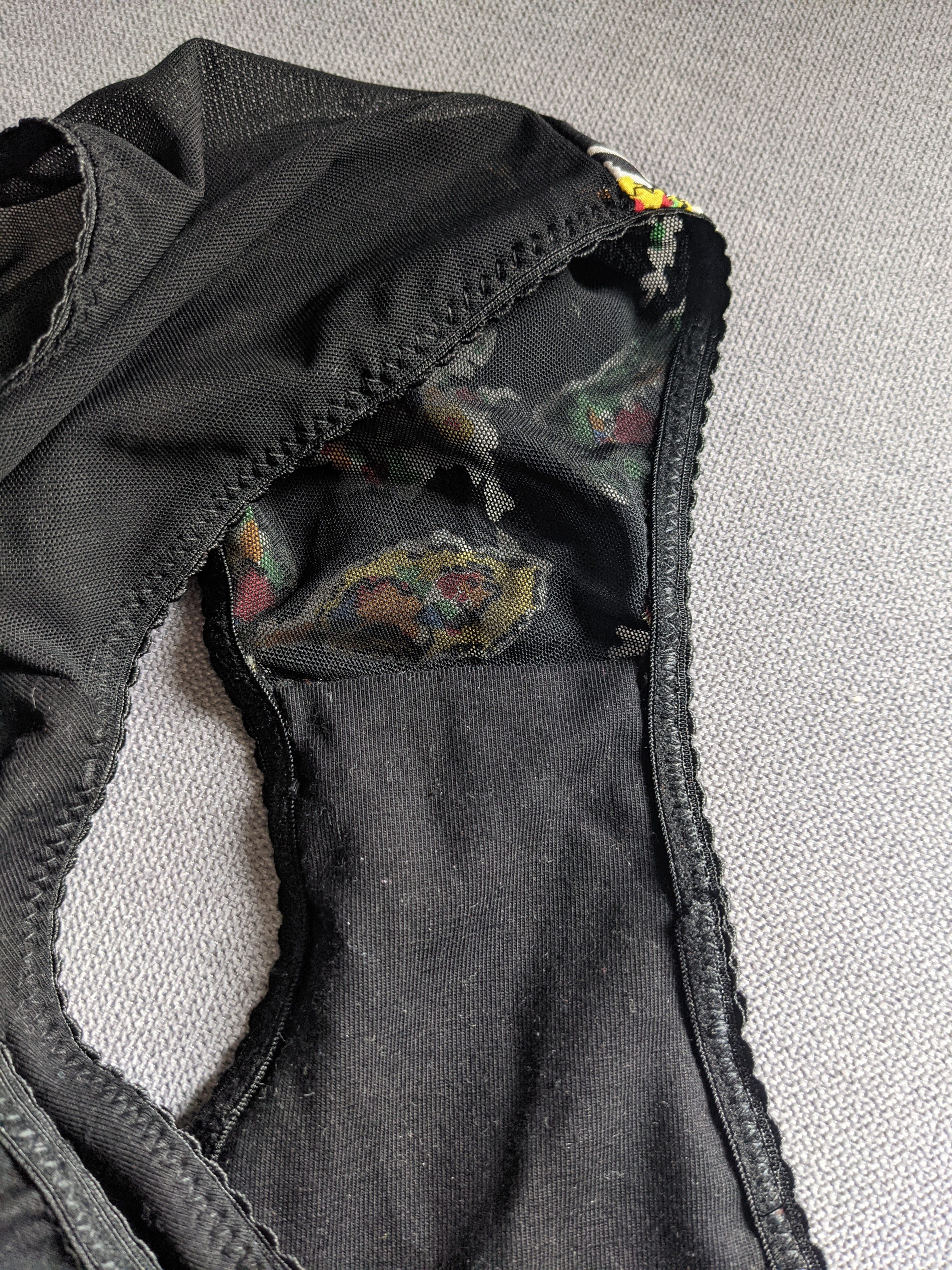 Bas soie fleurie - Gousset intérieur